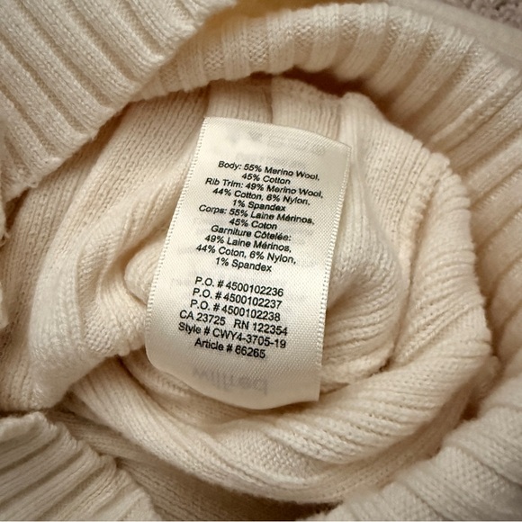 Wilfred Off-White Ribbed V-Neck Button-Front Cardigan - Picture 3 of 3